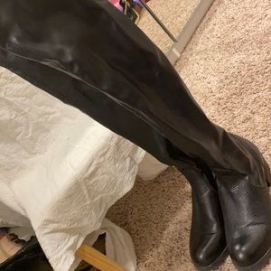 Over the knee black fitted boots